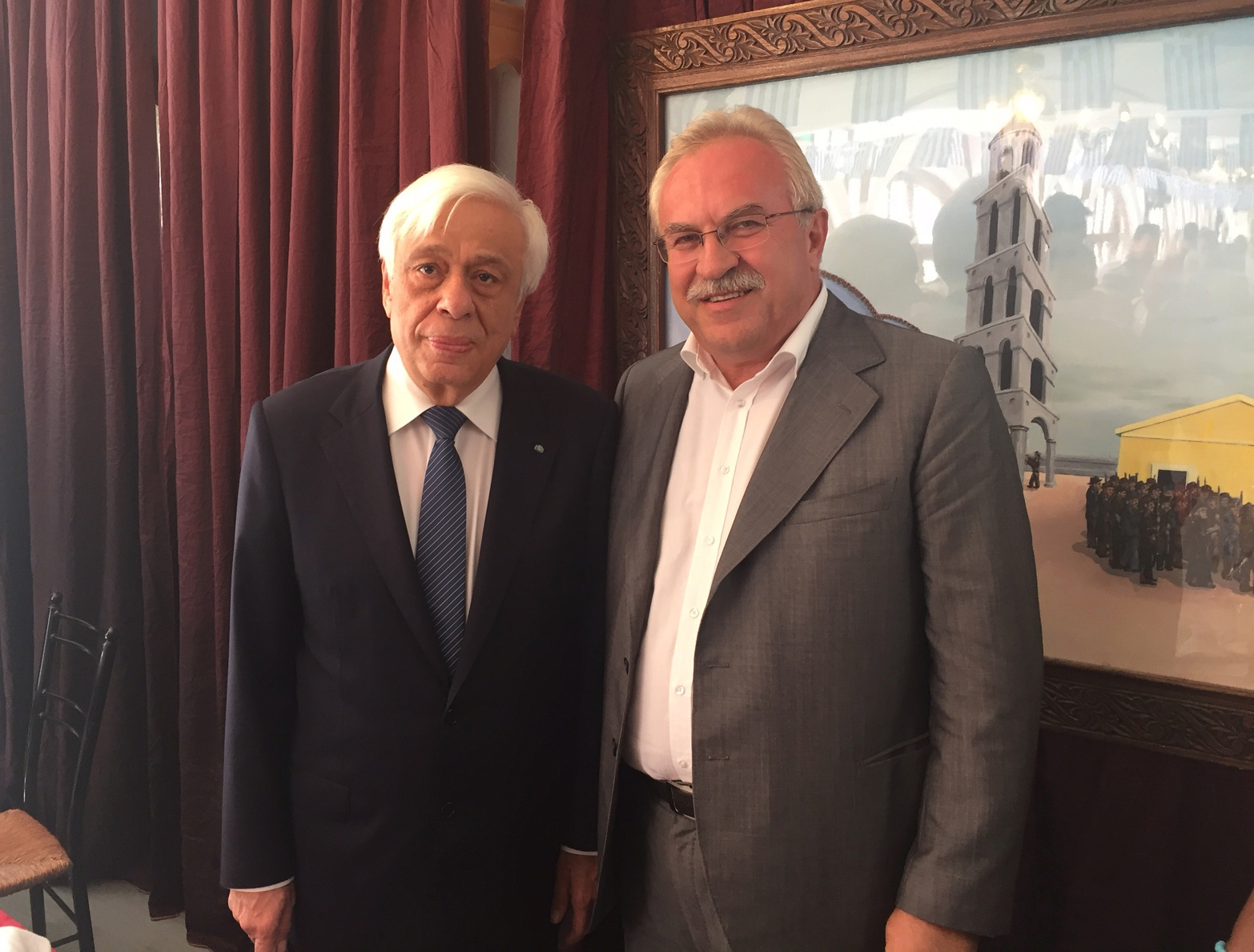Ο Πρόεδρος της Δημοκρατίας Προκόπης Παυλόπουλος και ο βουλευτής Δωδεκανήσου ΣΥΡΙΖΑ Δημήτρης Γάκης κατά την επίσκεψή τους στην Κάρπαθο, στο πλαίσιο των εκδηλώσεων του εορτασμού για την 72η επέτειο του απελευθερωτικού κινήματος της Καρπάθου, Τετάρτη 5 Οκτωβρίου 2016.