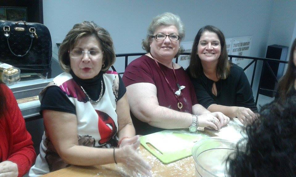 Όθος,Μενετές και Μενετές πλάθουν: Μαίρη Κρητσιώτη-Γιαλλούση, Κατερίνα Παπαδοπούλου και Χριστίνα Ρηγοπούλλη.
