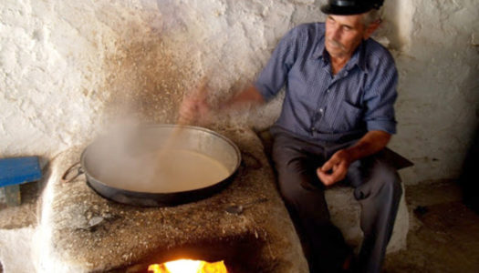 Ο παραδοσιακός τρόπος παραγωγής των γαλακτοκομικών προϊόντων της Κάσου| Είχαν την ευκαιρία να γνωρίσουν οι μαθητές και μαθήτριες της Γ’ Τάξης του 2ου Πειραματικού Σχολείου Ρόδου