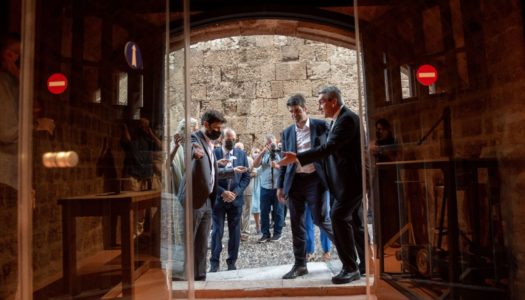 Κατάλυμα της Γαλλίας: Μετά από πολλές δεκαετίες, ξεκλείδωσαν οι βαριές πόρτες της ιστορίας, στη οδό Ιπποτών