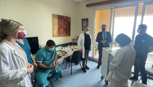 ΜΑΝΟΣ ΚΟΝΣΟΛΑΣ: «Στα δύσκολα είμαστε όλοι παρόντες για να δοθούν λύσεις στα μεγάλα προβλήματα του Νοσοκομείου της Ρόδου»