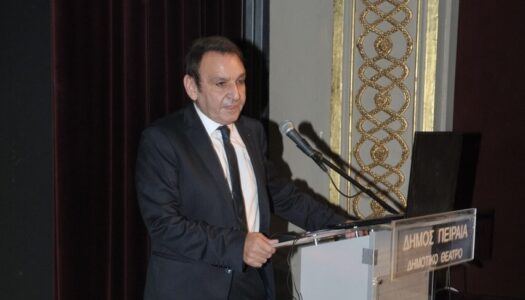 Dr Αλέξανδρος Β. Καμαράτος, από Μενετές Καρπάθου: Μακροπρόθεσμος στόχος  είναι η Αδελφοποίηση του Τζανείου νοσοκομείου με το Γ. Ν. Καρπάθου για ενίσχυση με έμψυχο δυναμικό 