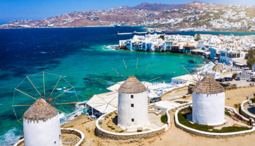 ΣΥΝΤΡΙΠΤΙΚΑ ΥΨΗΛΑ ΠΟΣΟΣΤΑ ΙΚΑΝΟΠΟΙΗΣΗΣ ΑΠΟ ΣΧΟΛΙΑ ΤΩΝ  ΕΠΙΣΚΕΠΤΩΝ ΤΗΣ ΜΥΚΟΝΟΥ