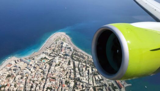 Με 6,5 εκ. διεθνείς αεροπορικούς επιβάτες κλείνει το τουριστικό 2023 (έως 31 Οκτωβρίου) για τα διεθνή αεροδρόμια Κυκλάδων και Δωδεκανήσου