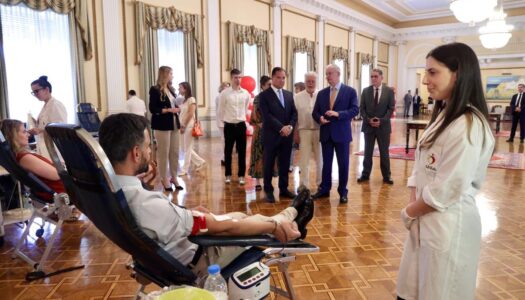 Ο Υπουργός Υγείας Άδωνις Γεωργιάδης επισκέφθηκε τον Πρόεδρο Δημοκρατίας Κων/νο Δένδια εν όψει της Παγκόσμιας Ημέρας του Εθελοντή  Αιμοδότη