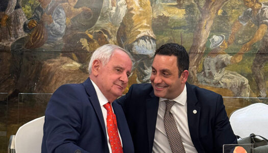 Παγκωακή Αδελφότητα Ρόδου: «Η Ρόδος τίμησε τον Νίκο Χασαπόπουλο. Λαμπρή εκδήλωση για το βιβλίο “Τα Αδημοσίευτα”»