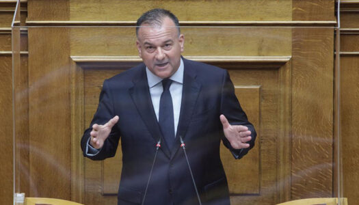 Γιάννης Παππάς: Στήριξη σε νησιωτικότητα, δημοτικές συγκοινωνίες και περιφερειακά ΜΜΕ μέσα από το νέο νομοσχέδιο του Υπουργείου Οικονομικών