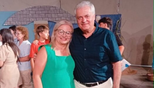 Ο Δήμαρχος Καρπάθου Μιχάλης Κ. Φελλουζής παραβρέθηκε στην εκδήλωση λήξης των μαθημάτων του 1ου Δημοτικού Σχολείου Πηγαδίων