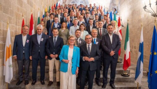 Με τη «Διακήρυξη της Ρόδου» το ΕΛΚ στην Επιτροπή των Περιφερειών ζητά έναν φιλόδοξο ευρωπαϊκό προϋπολογισμό με επίκεντρο τις τοπικές πραγματικότητες και ισχυρή περιφερειακή συνεργασία