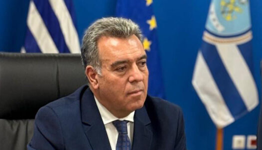 ΜΑΝΟΣ ΚΟΝΣΟΛΑΣ: «Να διευκολυνθούν οι πολίτες που έχουν παλαιού τύπου ταυτότητες σε ισχύ στην έκδοση διαβατηρίου»